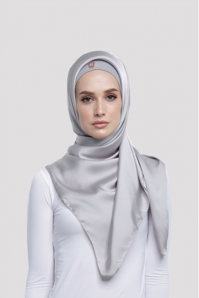 SATIN SILK SQUARE - GLACIER GREY SATIN SILK SQUARE - GLACIER GREY